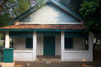 Rumah Lama di Lengkong yang Menjadi Tempat Menginap Nyaman
